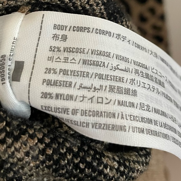 Abercrombie & Fitch Leopard Print V-Neck Sweater XS Tan Black Animal Print - Picture 8 of 12